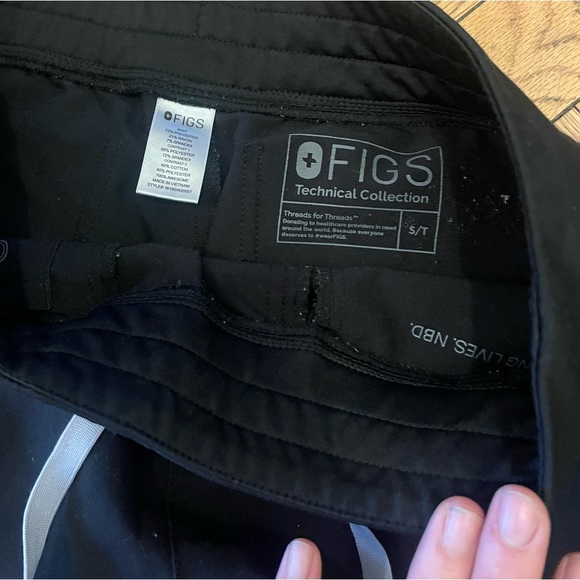 Black Small Tall Fig Jogger Scrubs - Picture 2 of 4